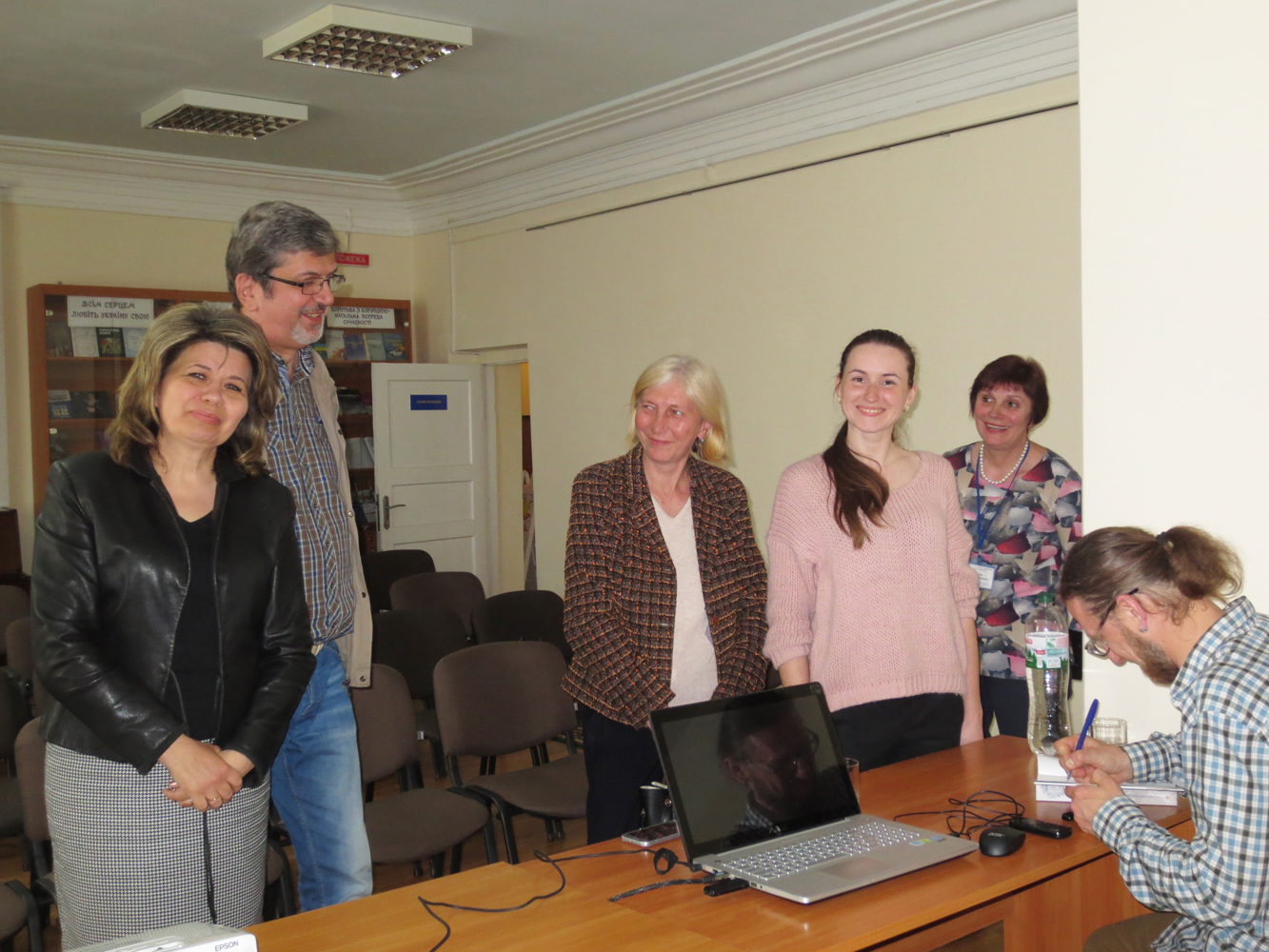 народний депутат України Тарас Пастух, директор Тернопільської ОУНБ Василь Вітенко, історик, краєзнавець Володимир Окаринський